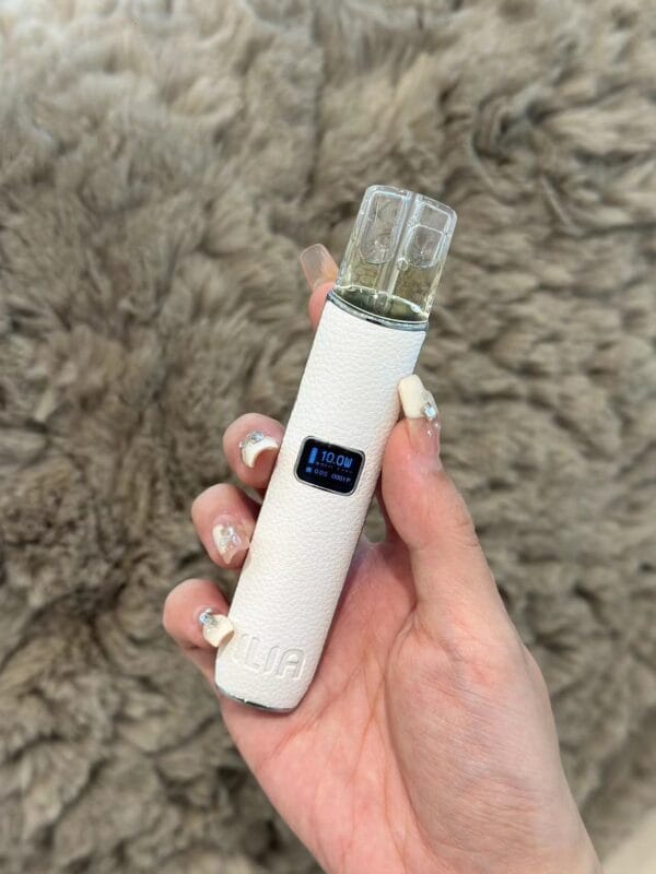 ILIA哩啞皮革主機里亞白色